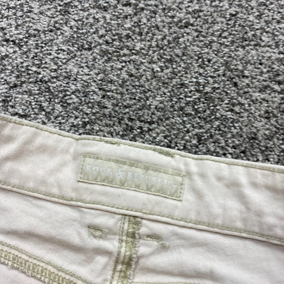 Rock & Republic Shorts Women's 12 White Frayed Hem Denim BONNAROO Stretch Casual - Picture 7 of 16